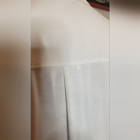 White House Black Market Cream Ruffle Button Blouse Size:M - Picture 7 of 7